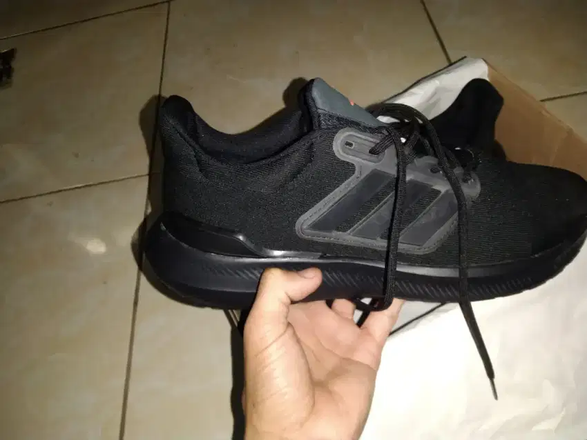 Sepatu.adinda lengkap dengan box