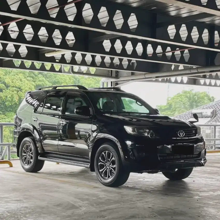 Fortuner 2.5 G VNT TRD AT 2015 (Pemakaian 2016)