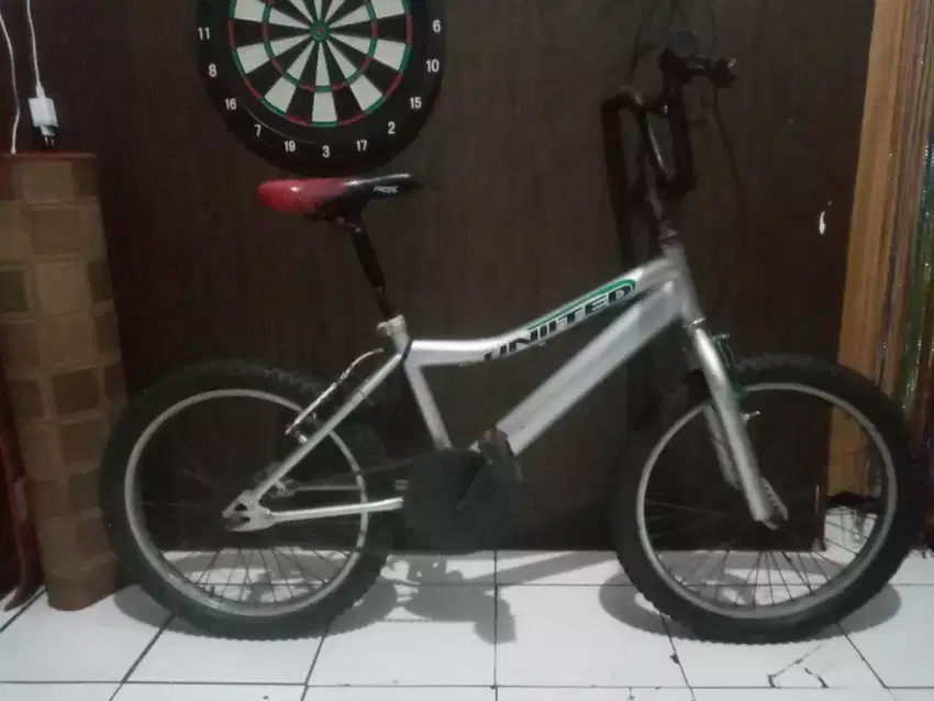 Sepeda bmx uk 20 merk united