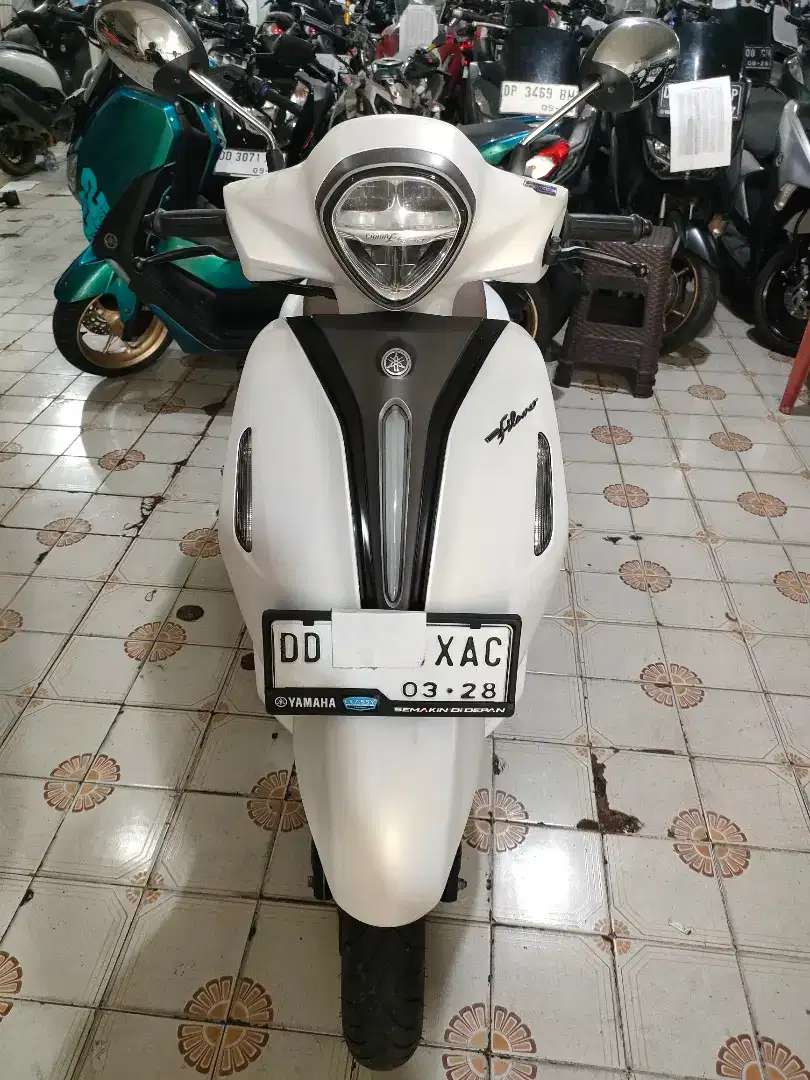 Yamaha grand filano  125 cc 2023 putih