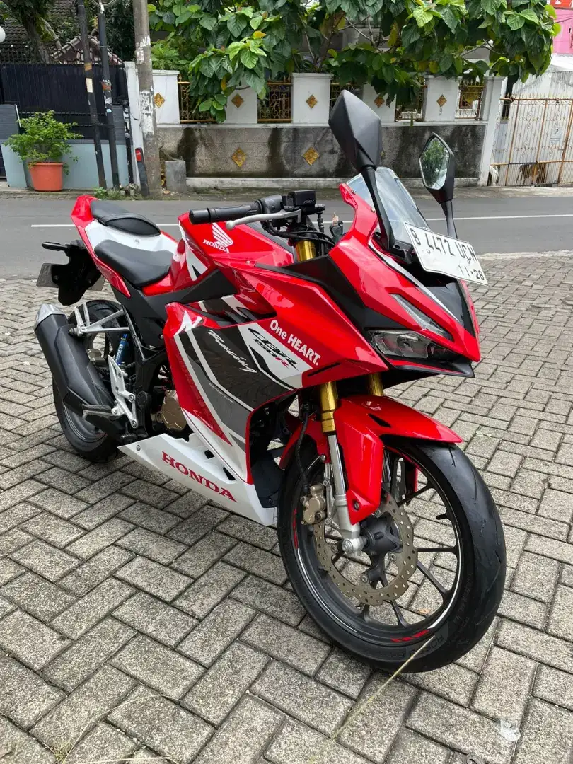 PROMO TERBATAS DP CUMA 1 JUTA HONDA ALL NEW CBR 150R TAHUN 2023