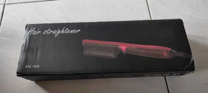 Hair straightener(pelurus rambut)