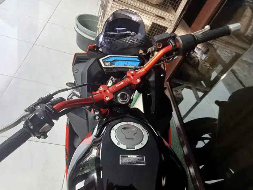 Honda CBR 150r LOW KM  motor masih mulus