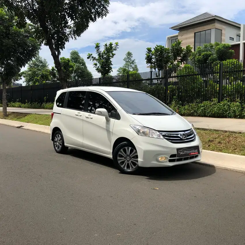 HONDA FREED SD AT 2015