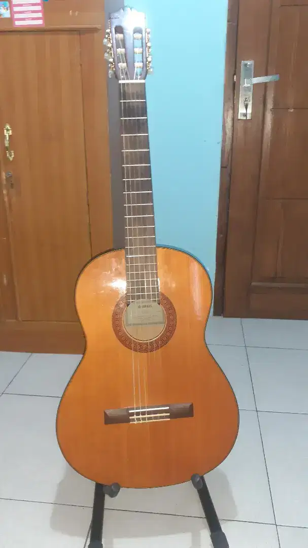 Gitar klasik Yamaha C70