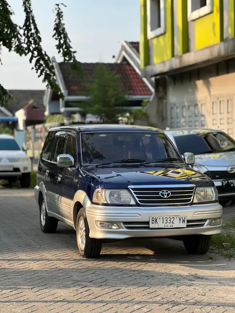 KIJANG KRISTA 2.0 BENSIN M/T 2003