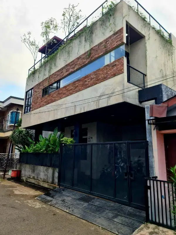 Dijual rumah dgn furnished cantik dkt kawasan Gading serpong