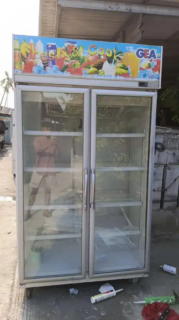 showcase chiller 2 pintu mulus