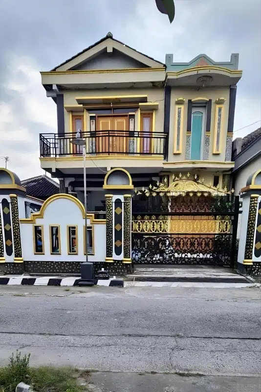 rumah murah 2 lantai siap huni Masaran Sragen