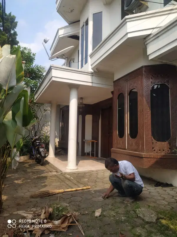 Di jual rumah 2 lantai murah di Margahayu raya