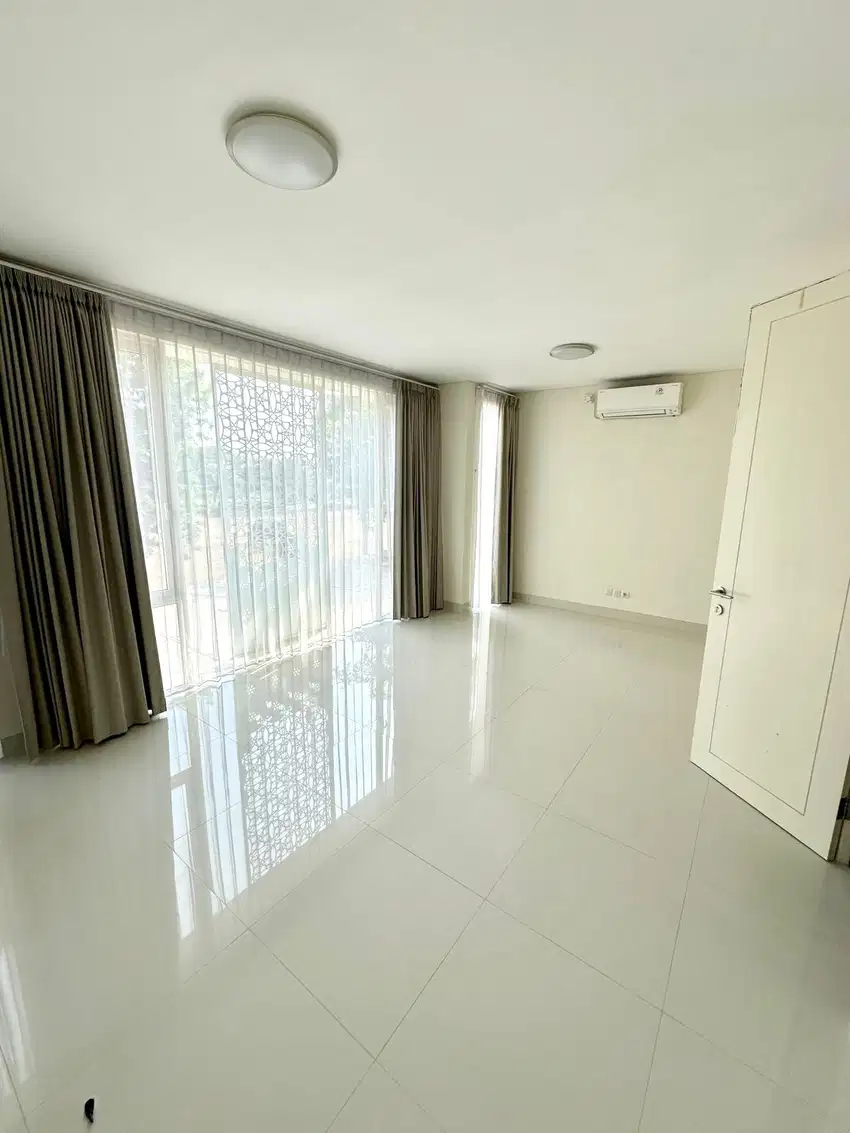 2 Lantai Rumah Full Furnished di Grand Pakuwon Cluster Canberra