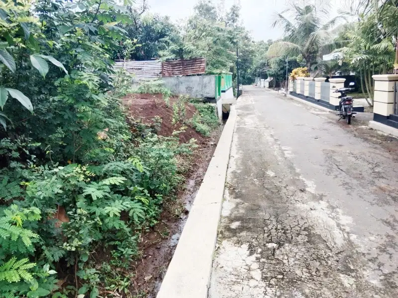 Tanah sukoharjo 200m² muka 8m jln 4m , dekat pasar godok polokarto