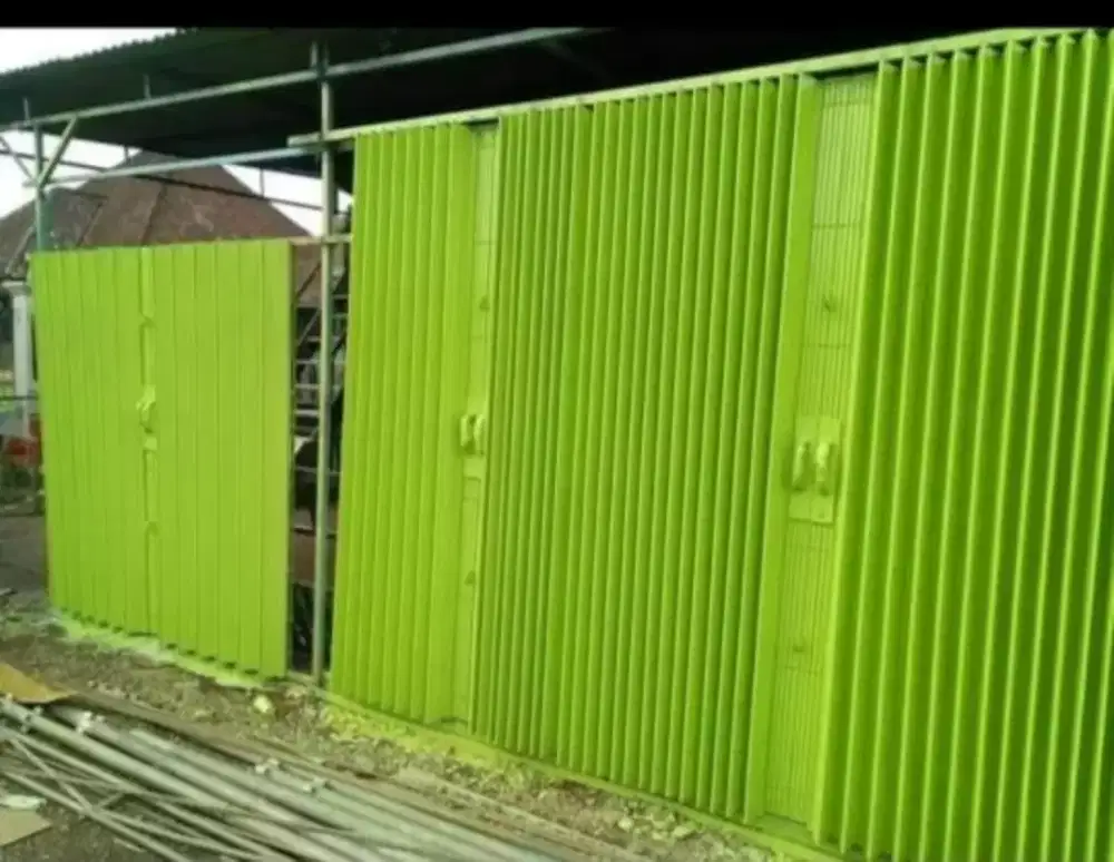Pintu pengaman polsing gate dan roling dorr