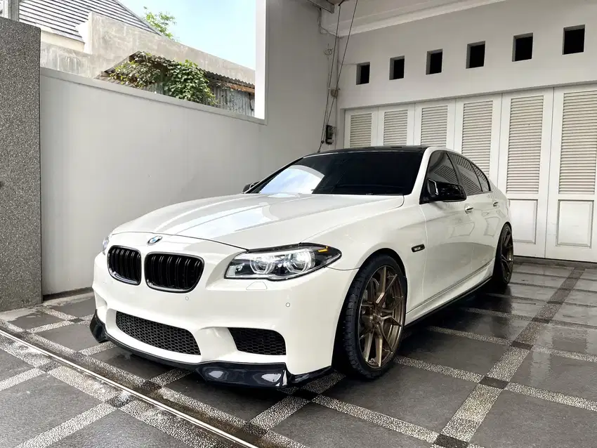 BMW F10 528i 2011 3000cc Full Mods istimewa