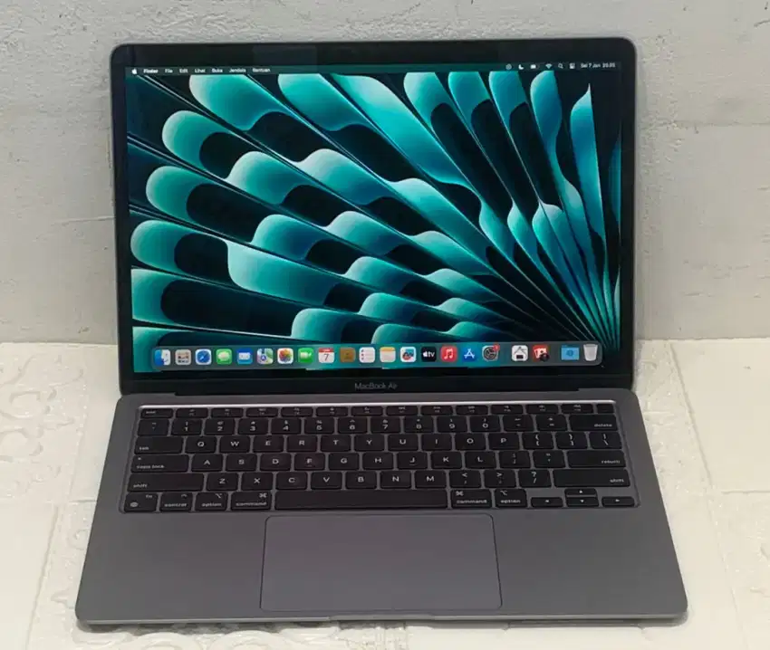 Macbook air M1 2020 Ram 8GB SSD 256GB