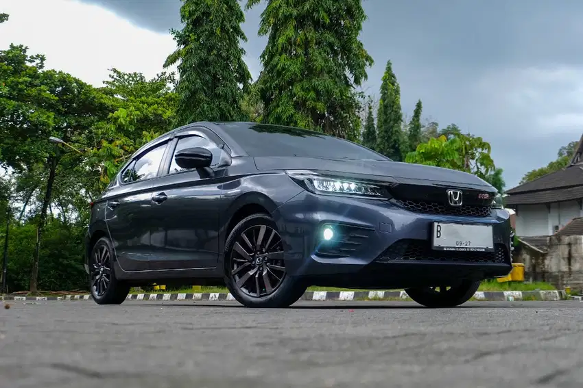 [BEKAS RASA BARU] Honda City Hatchback 1.5 RS Sensing A/T 2022 Abuabu