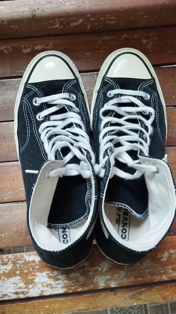 convers 70s black white