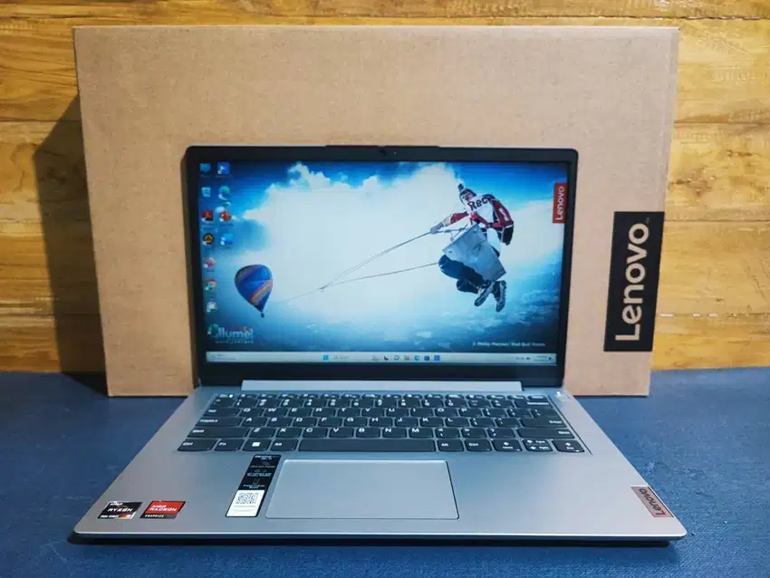 LENOVO IP Slim 1 Ryzen 3-7320U RAM 8GB SSD 512GB VGA 2GB Design Lancar