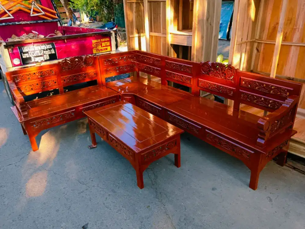 Bangku ruang tamu leter L