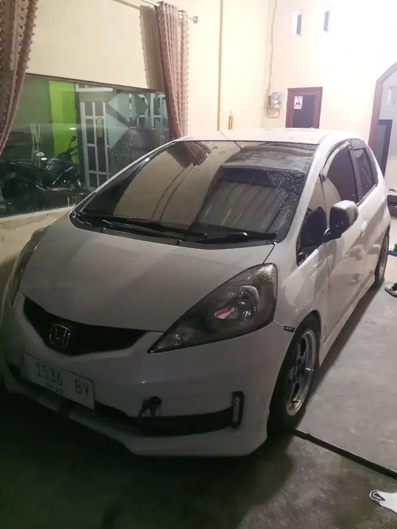 HONDA JAZZ RS AT 2010