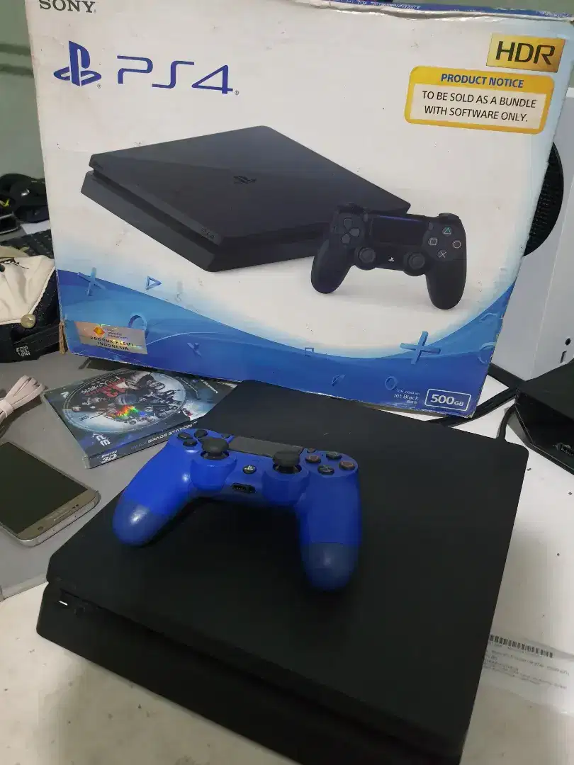 PS4 Slim 500Gb, resmi indonesia. Mulus n segel resmi