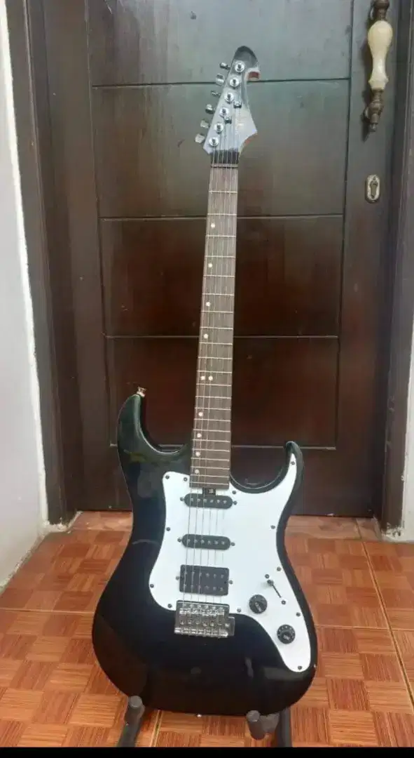 Gitar Elektrik Washburn