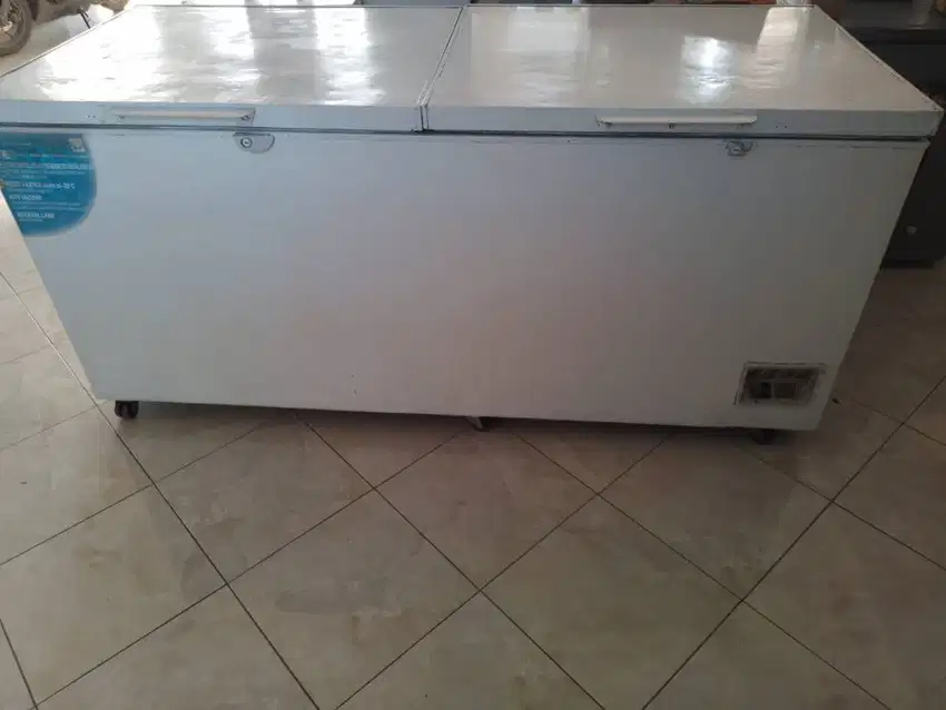 Dijual atau Disewakan Freezer box bekas Gea 900lt normal, lancar,mulus