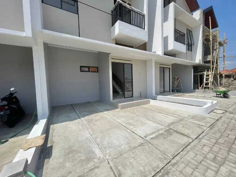 RUMAH 2 LANTAI DI POCIS TANGERANG SELATAN