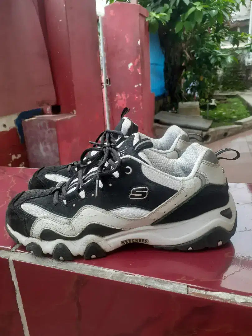 Skechers D'lite 2 size 43