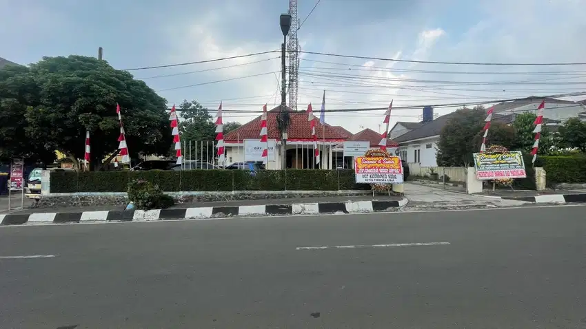 Dijual Rumah Di Jalan Utama Alun alun Pandeglang