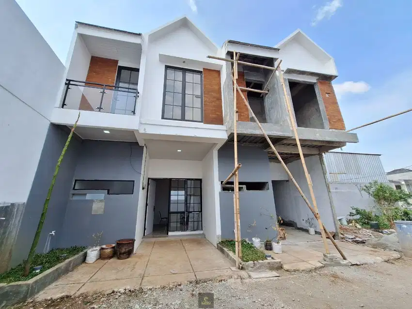 Rumah 2 lantai 800 jutaan area Graha Raya Bintaro