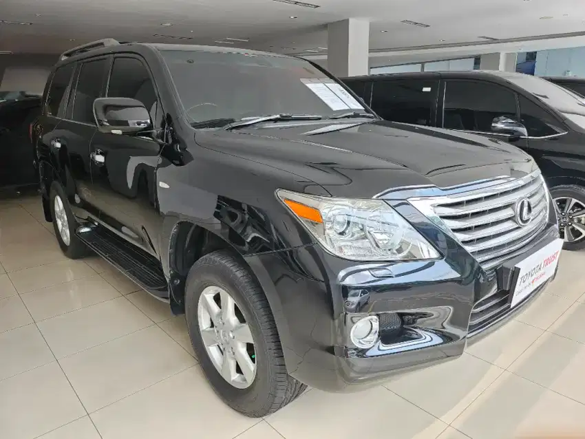 Lexus LX 570 a/t tahun 2011