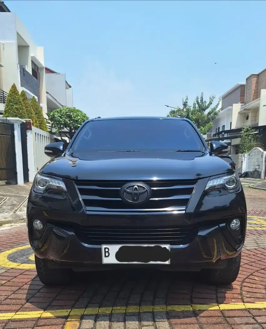 Toyota fortuner VRZ 2016 Hitam