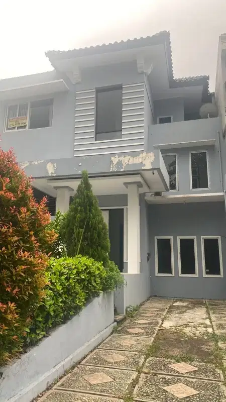 Dijual Rumah depan Taman dengan Pool DiCluster Prestigious Sentul