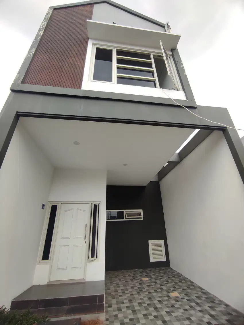 Rumah Dijual Ready Tengah Kota Surabaya dekat TP ,5 menit Pintu Tol