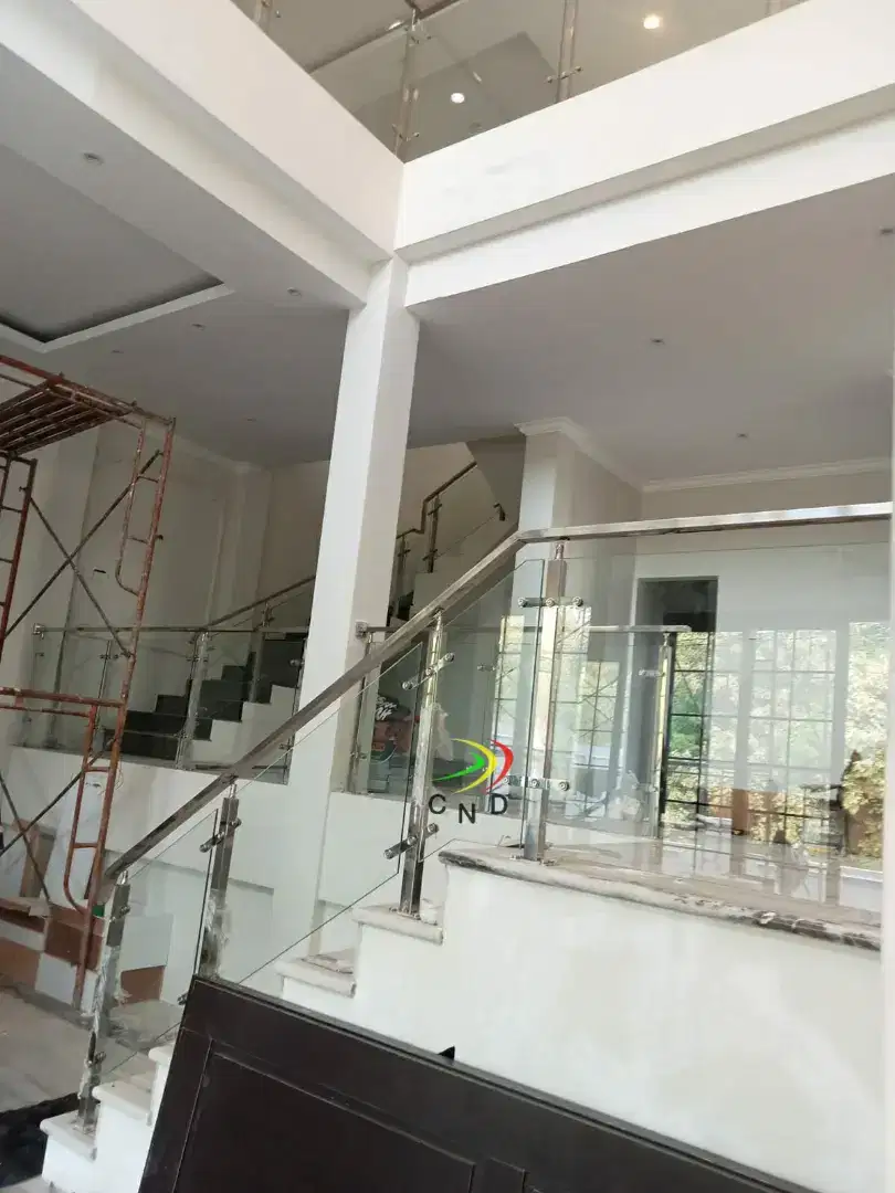 Pagar Tangga Balkon Stainless Kaca