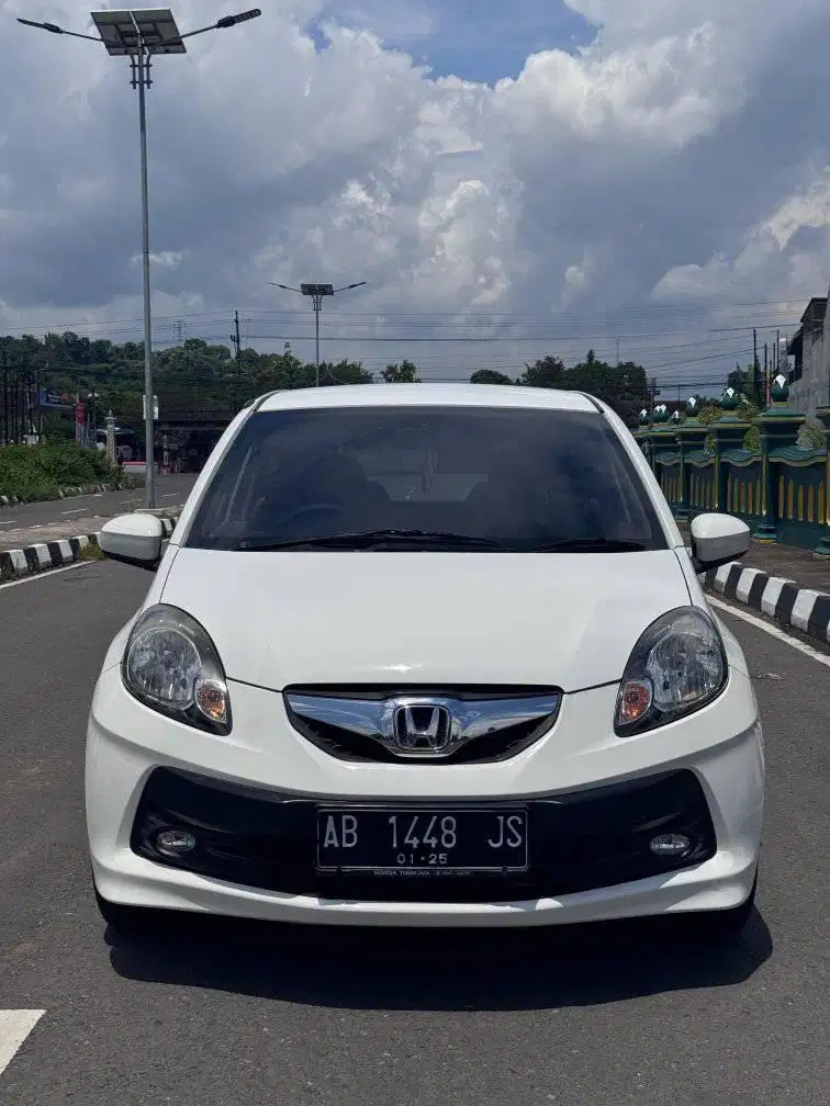 DP 4JT BRIO E 2015 NIK 2014 AT PUTIH KM.69RB