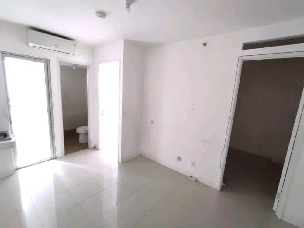 Dijual murah apartemen 2kamar Unfurnish di bassura city lt sedang- SHM