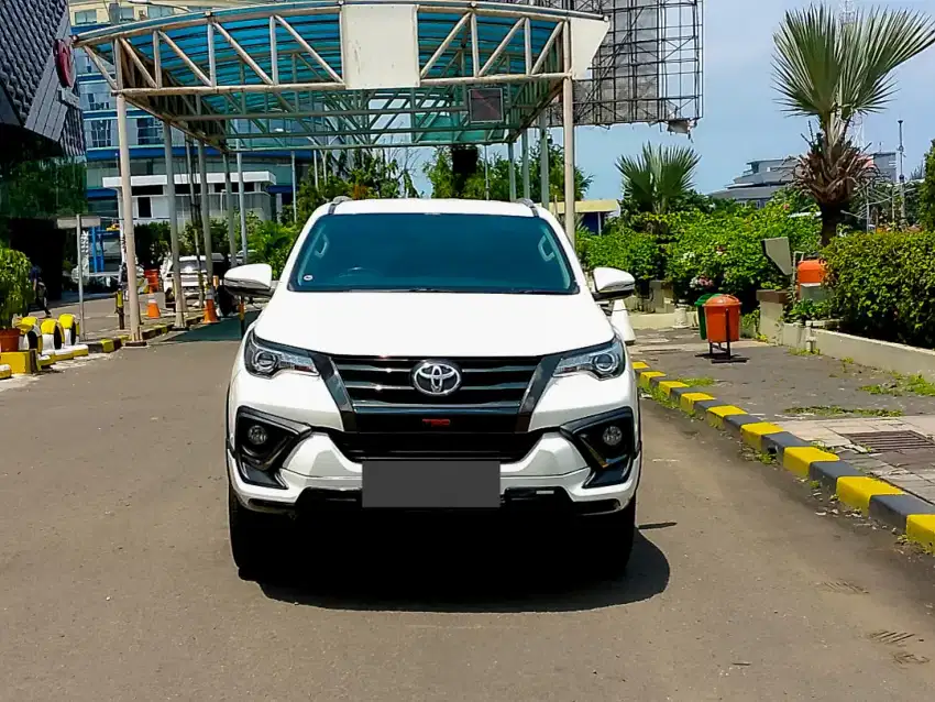 Toyota Fortuner VRZ Upgrade TRD 2.4 AT 2016 Kondisi Joss Banget