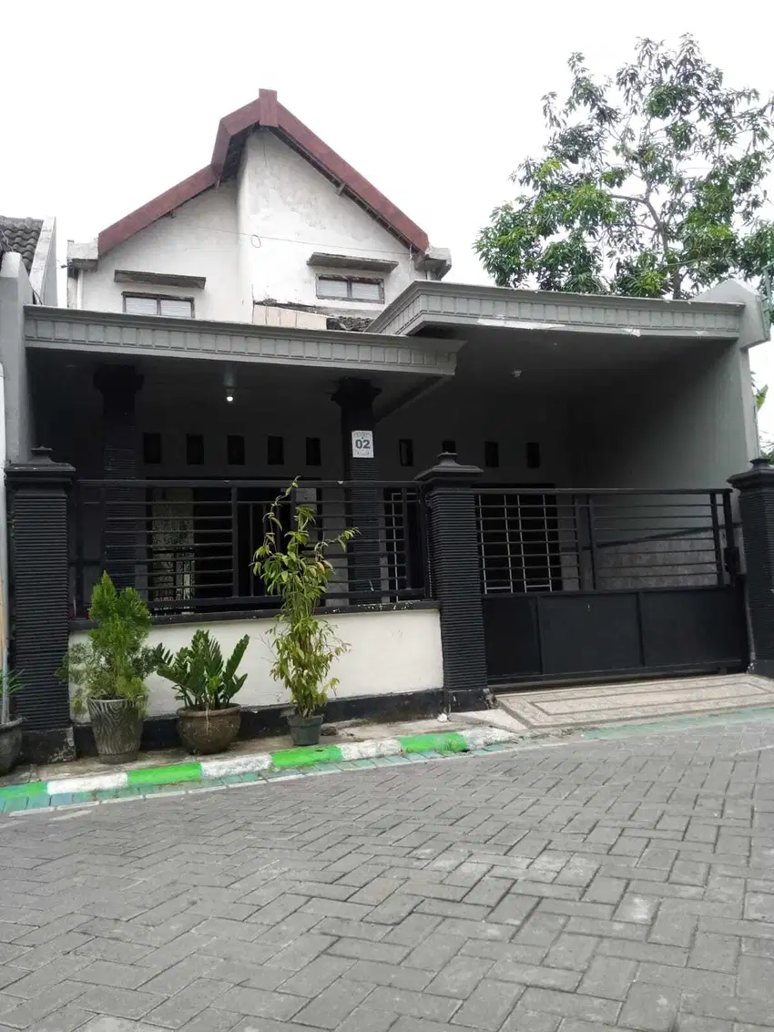 Dijual Cepat Rumah 2 Lantai Lokasi Strategis