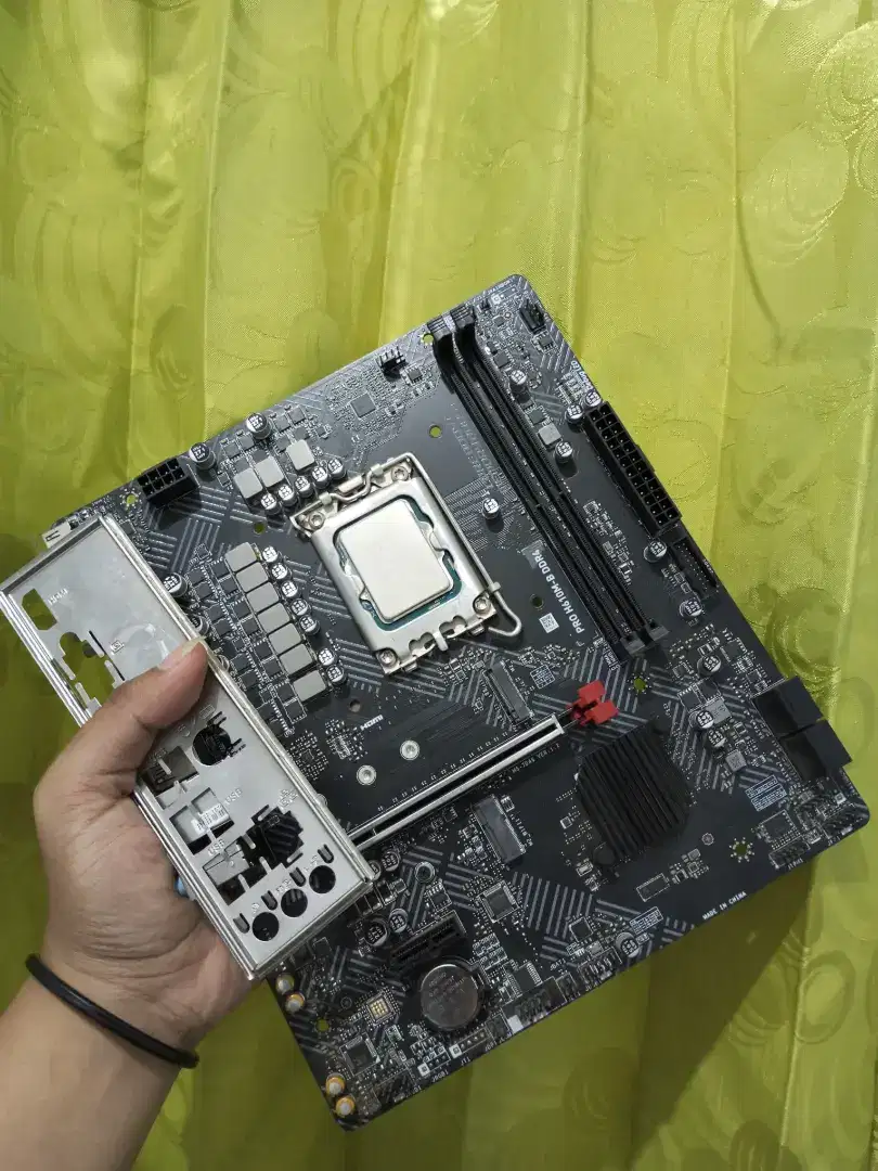 Core i7 12700K & Msi Pro H610M-B Mulus.