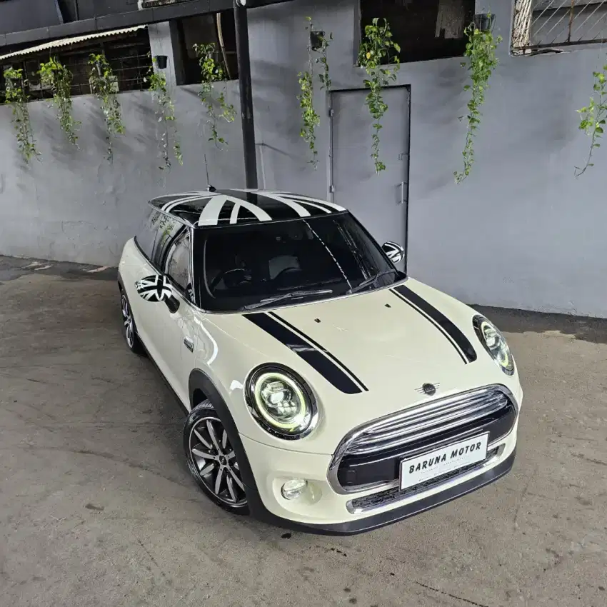 Minicooper 1.5 Turbo F56 LCo 3 Doors 2018 Putih