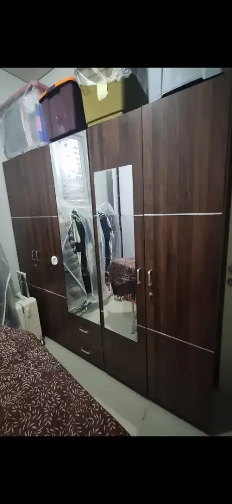 Murahhh... Lemari 5 pintu kondisi sangat bagus