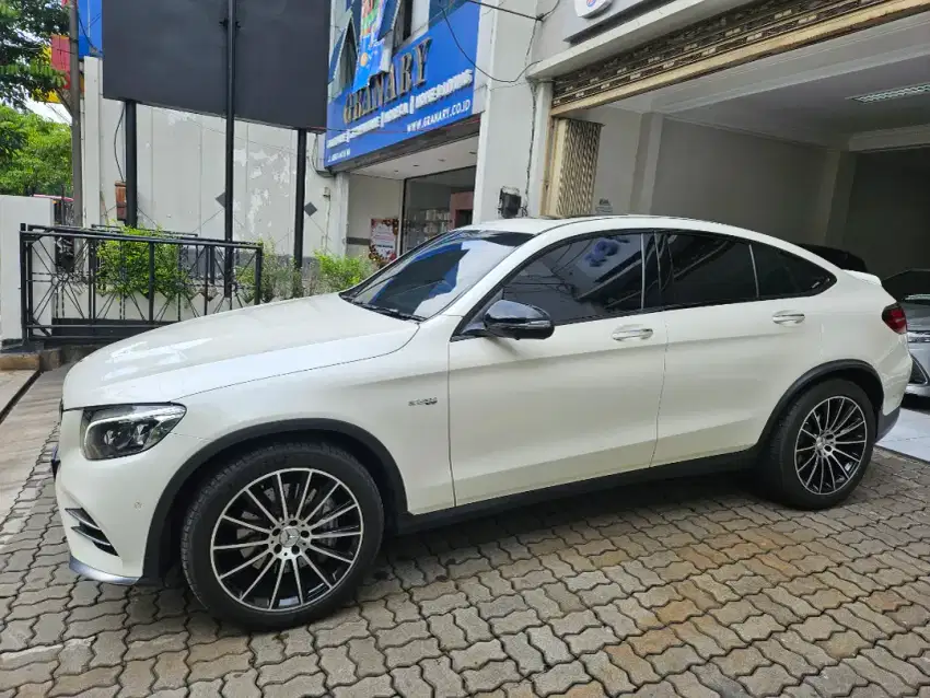 Mercedes Benz GLC 43 2017 Istimewa Seperti Baru