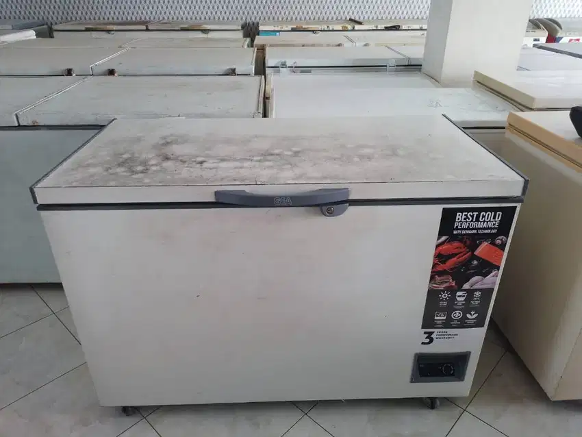 Dijual atau Disewakan Freezer box bekas Gea 400lt msh ori, beku