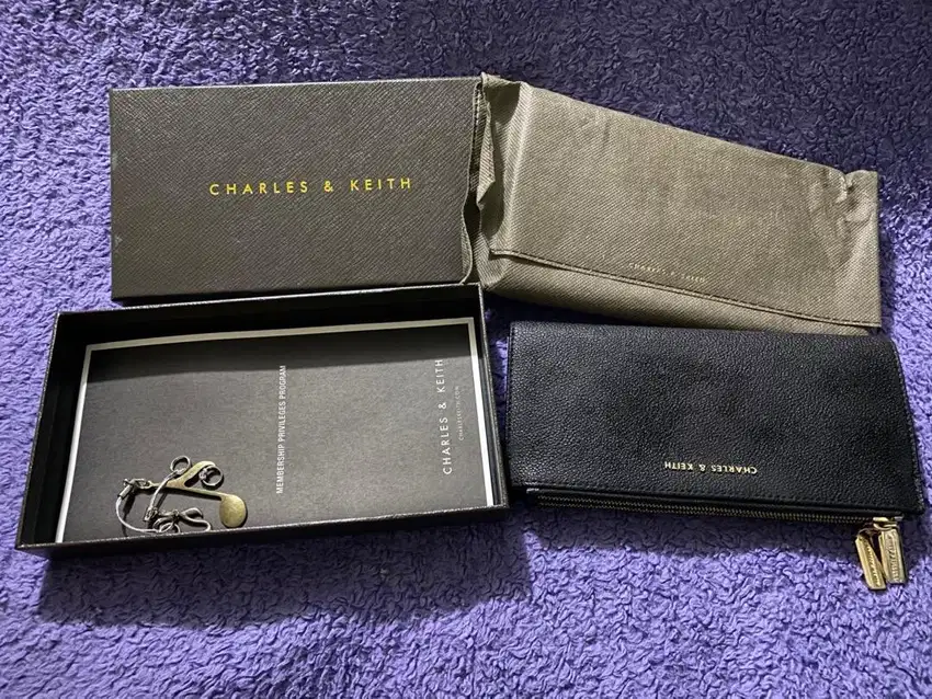 Dompet Charles & Keith
