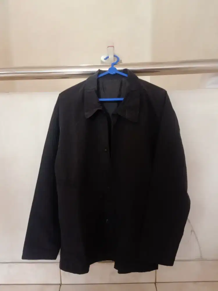 Dijual jaket pria warna hitam