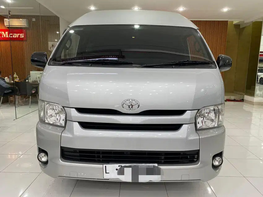 TOYOTA HI ACE COMMUTER 2.5 MANUAL 2017 super istimewa