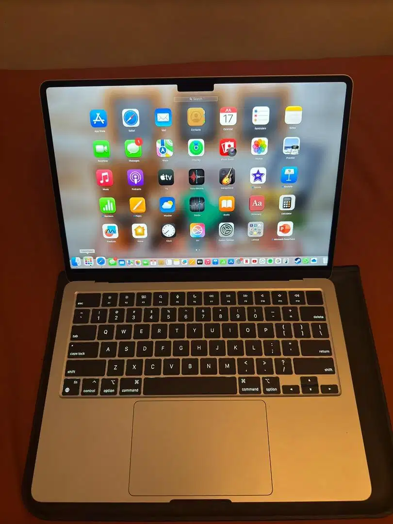 Macbook Air 13 inch M3 2024