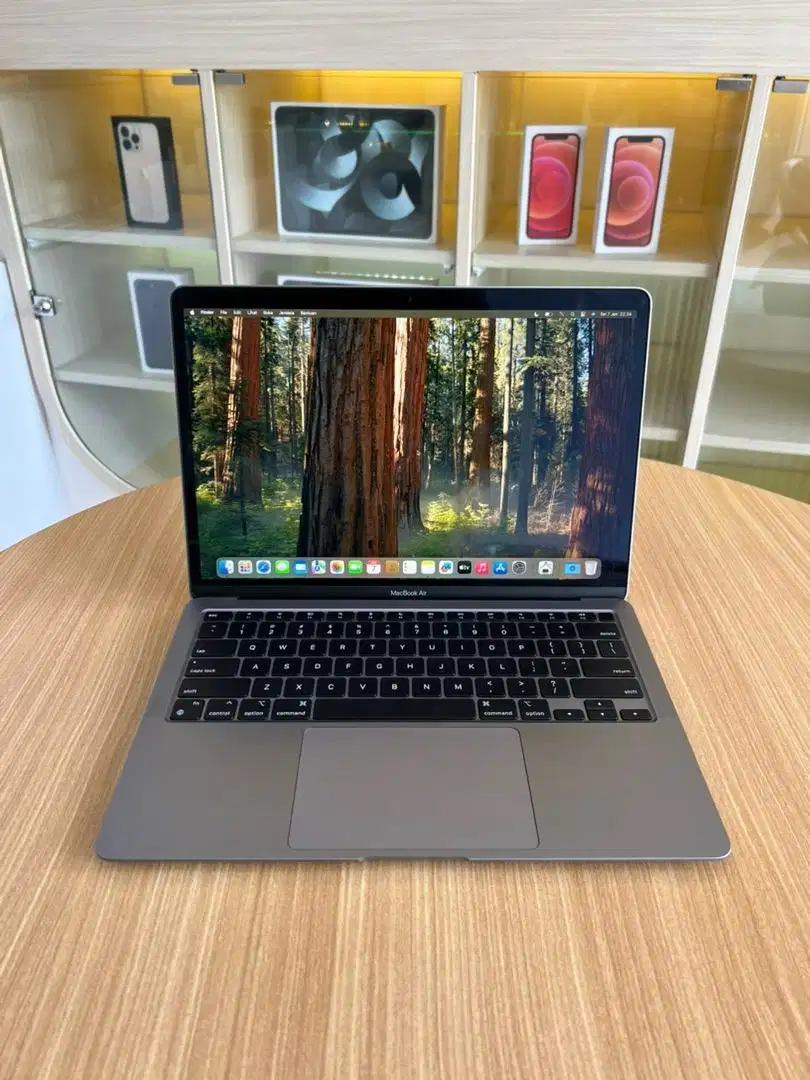 Macbook Air 2020 13 Inch RAM 16/256GB Secondhand